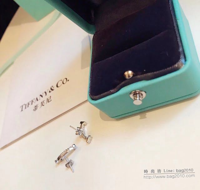 Tiffany純銀飾品 蒂芙尼女士專櫃爆款雙T微笑耳釘耳環  zgt1774